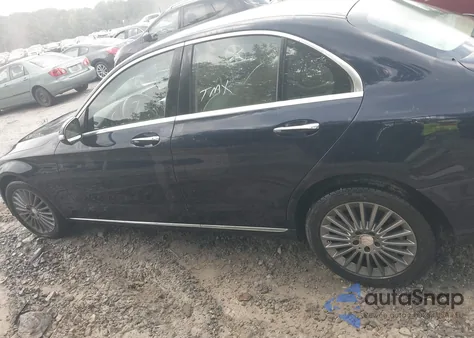 2015 Mercedes-Benz C 300 4Matic/Luxury 4Matic/Sport 4Matic из США, поврежденный, VIN 55SWF4KB7FU038915